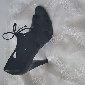 Gianni Bini  Sandal Size 8.5 Dark Brown and Black